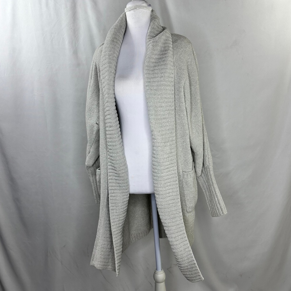 Cupcakes and Cashmere L Open Jacket Grey Cozy Comfort Hygge Minimalist Teacher